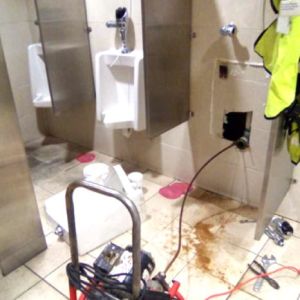 Desazolve y Plomería